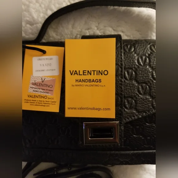 🎀VALENTINO by MARIO VALENTINO Adrienne Logo Leather crossbody bag. Color:Black⚘ - Picture 8 of 16